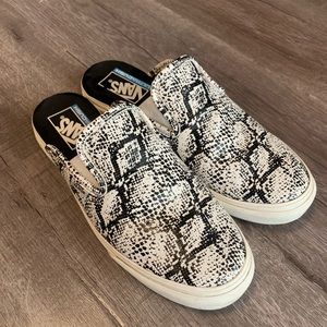 Vans women’s black and white snake ultra cush mules sneakers slip ons
